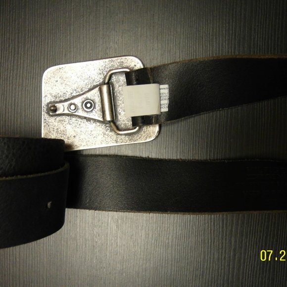 Tommy Hilfiger leather belt. - Picture 2 of 4